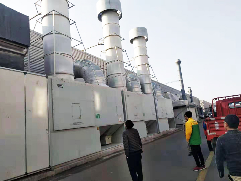 路博技術(shù)人員前往打磨除塵項目現(xiàn)場維護除塵環(huán)保設(shè)備