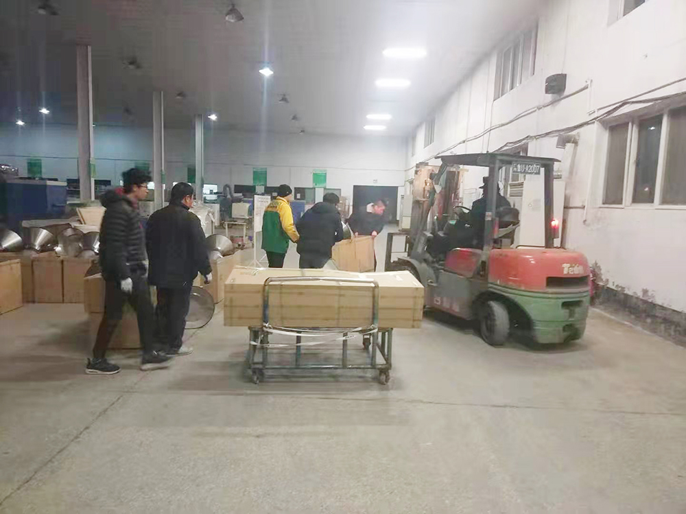 路博環(huán)保加班加點，確保按時交貨 (3).jpg