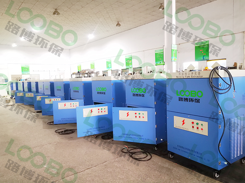 拒絕煙塵污染，移動式焊煙凈化器，陪伴每個工作瞬間