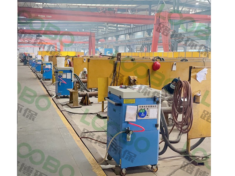 機(jī)器人焊接除塵設(shè)備:提升焊接質(zhì)量與效率的全新解決方案 (2).jpg